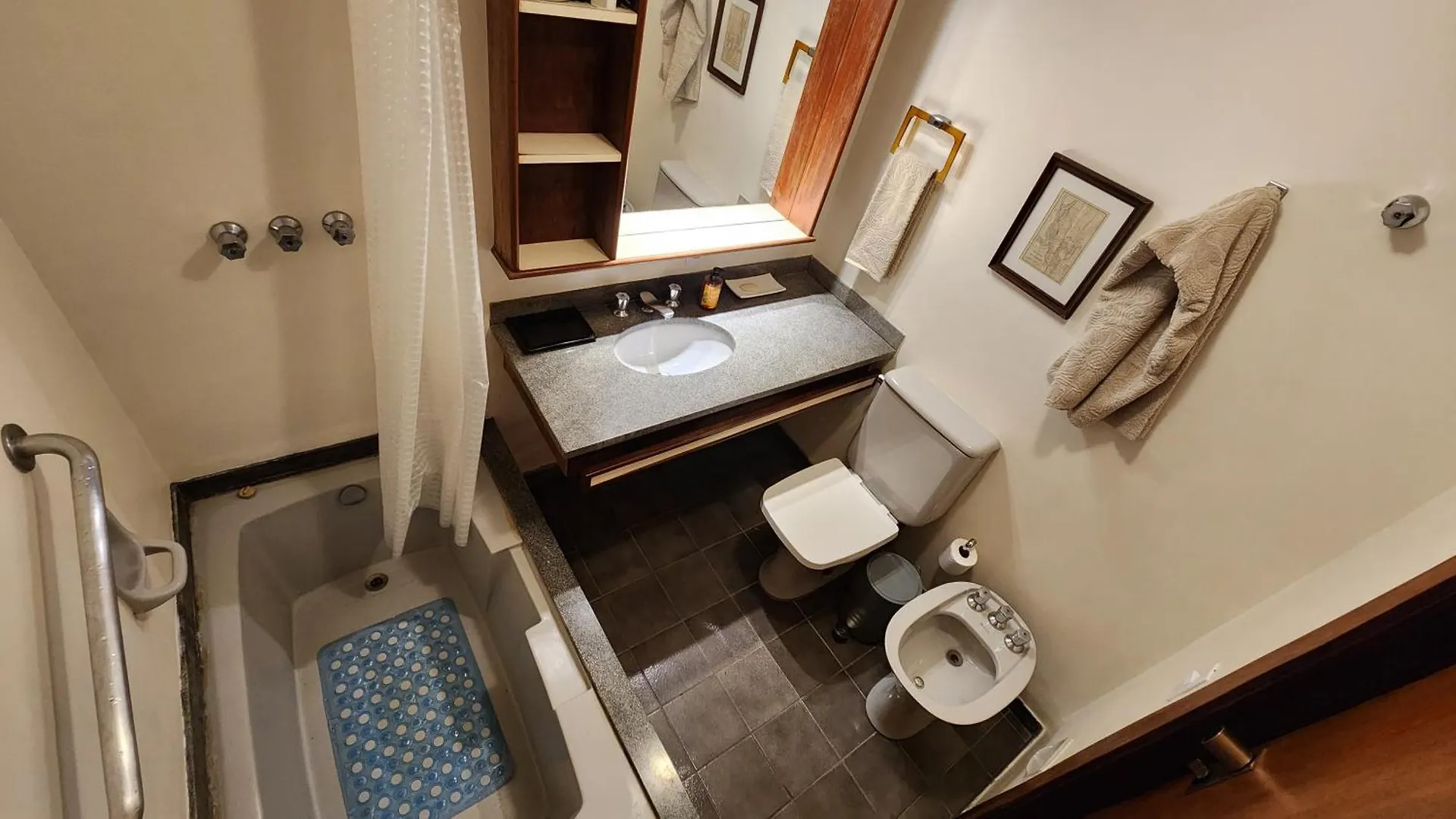 Lorena Residence - Cozy Flat With Balcony 상파울루