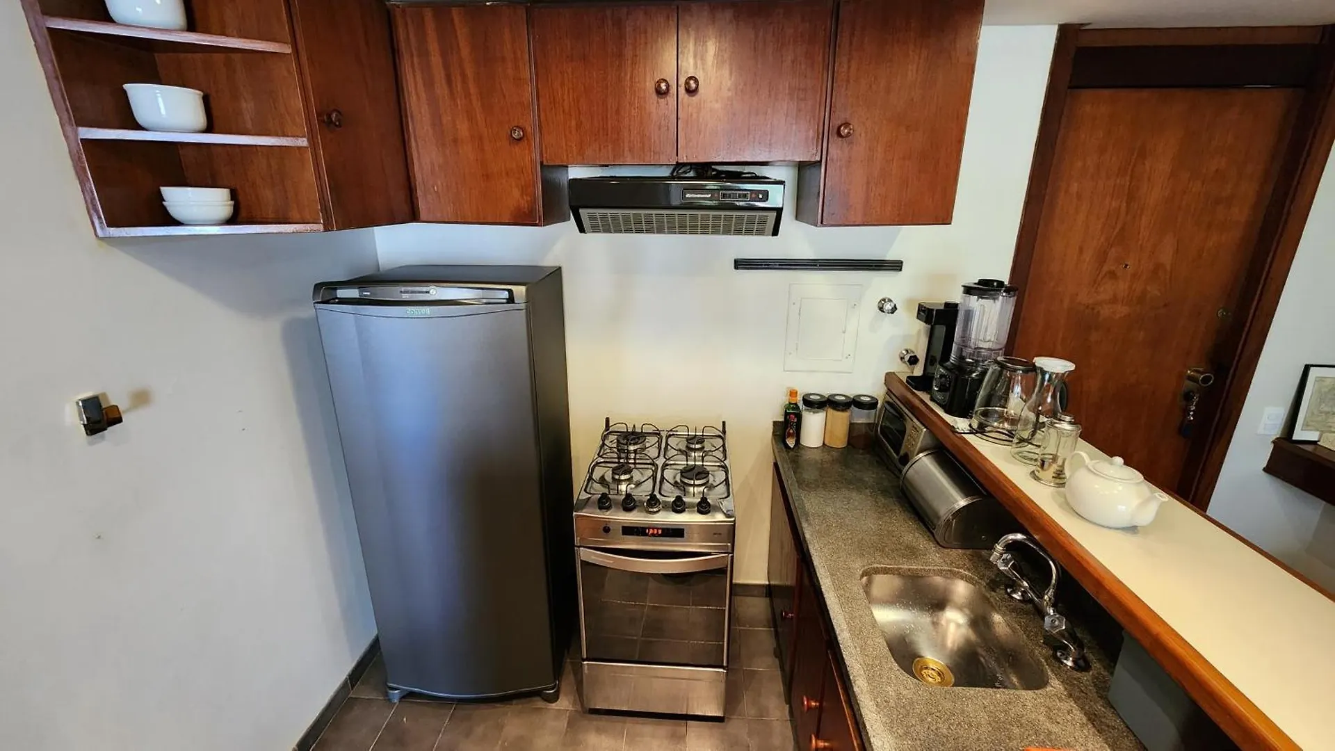 Lorena Residence - Cozy Flat With Balcony 상파울루