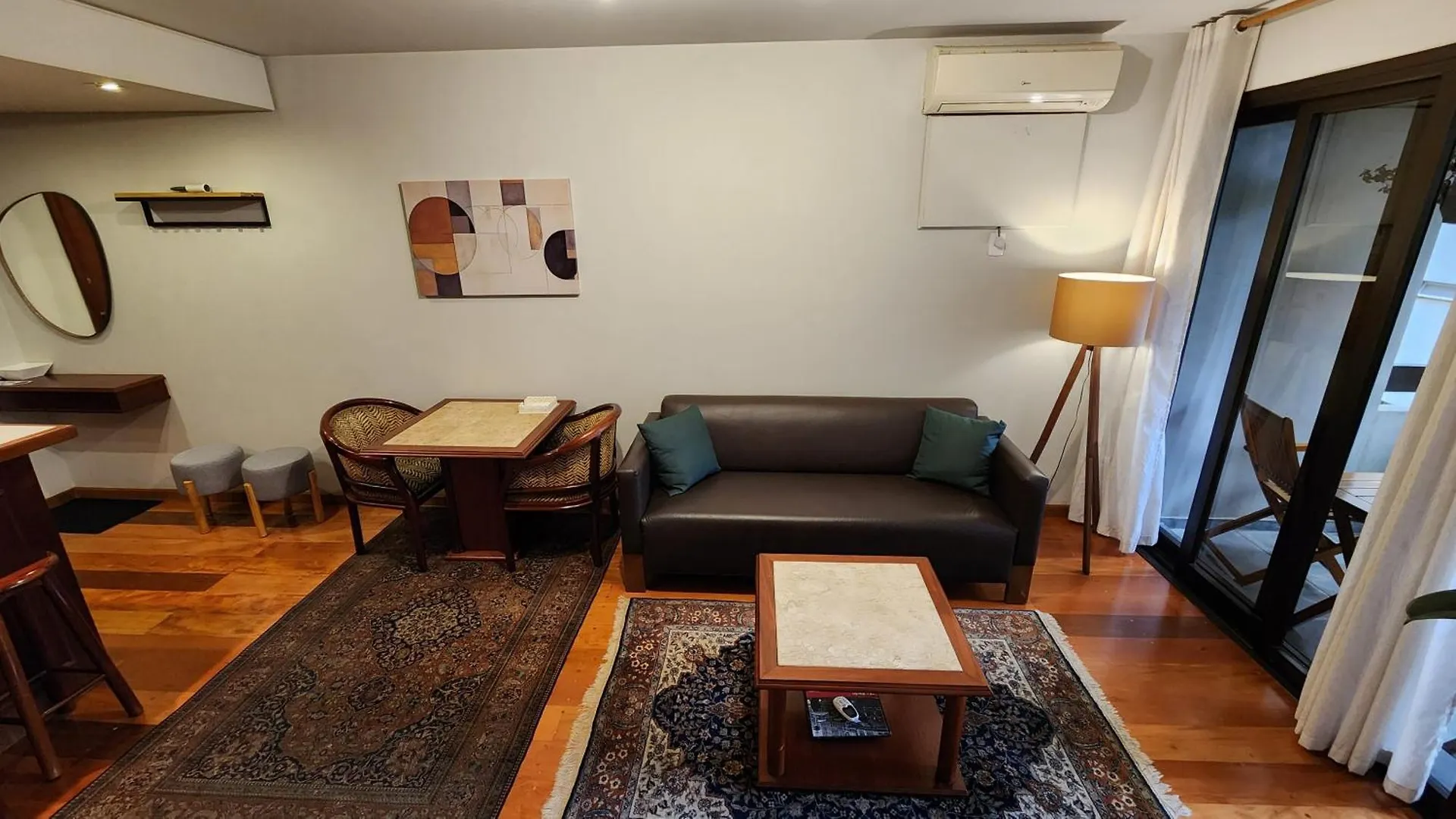Lorena Residence - Cozy Flat With Balcony 상파울루